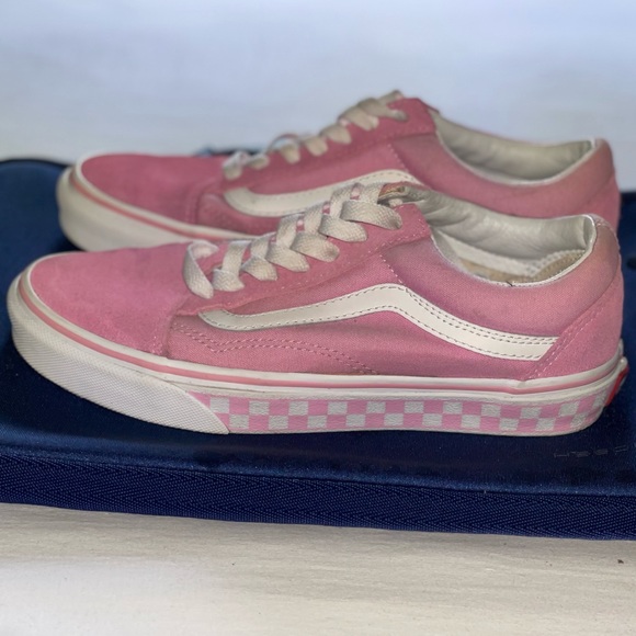 Vans - Picture 3 of 4